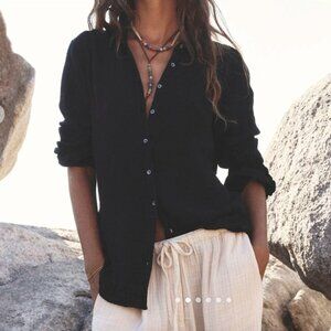 Xirena Black Scout Shirt in Size Medium